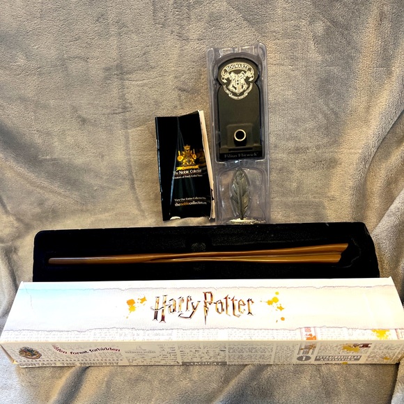 The Noble Collection Wizarding World Filius Flitwick Wands w Stand Hogwarts - Picture 1 of 5